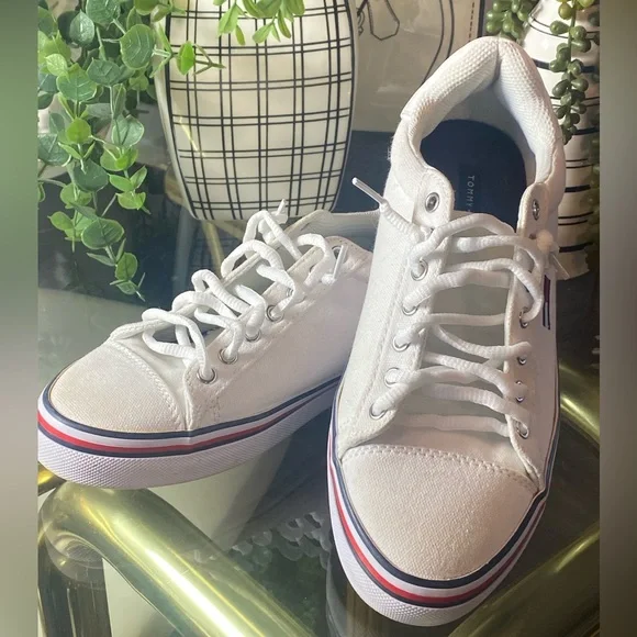 Tommy Hilfiger White Canvas Freudian Sneakers - Picture 12 of 12